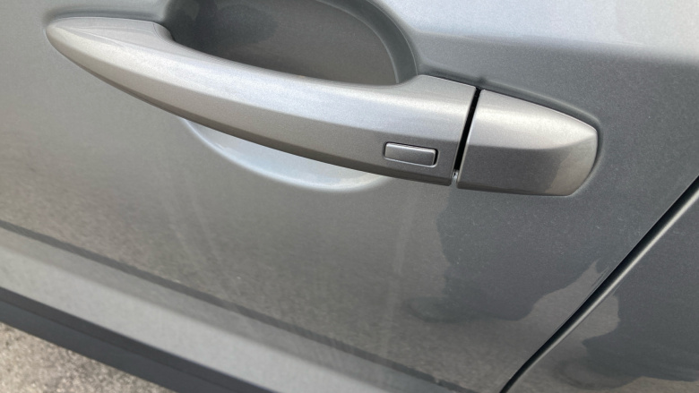 Nissan Juke 1.0 DiG-T N-Connecta 5dr Petrol Hatchback